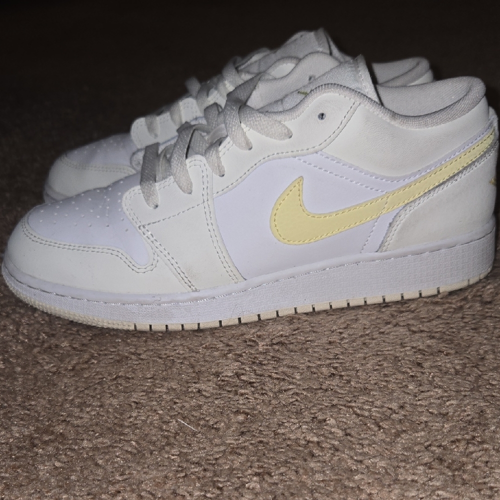 Air Jordans White Yellow
